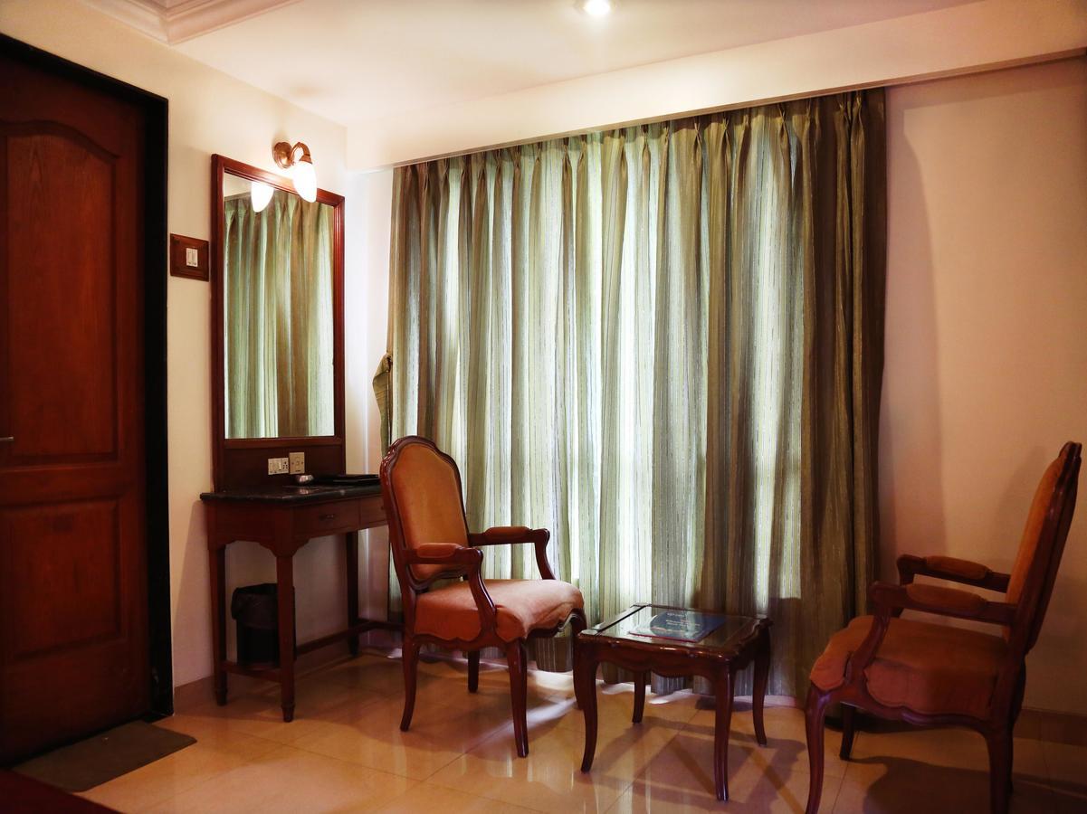 Hotel Srimaan Púna Exteriér fotografie