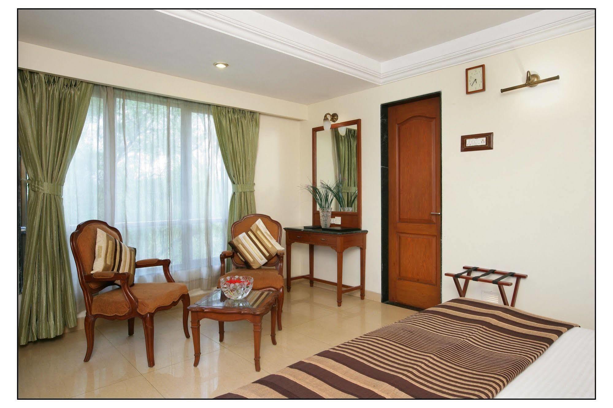 Hotel Srimaan Púna Exteriér fotografie